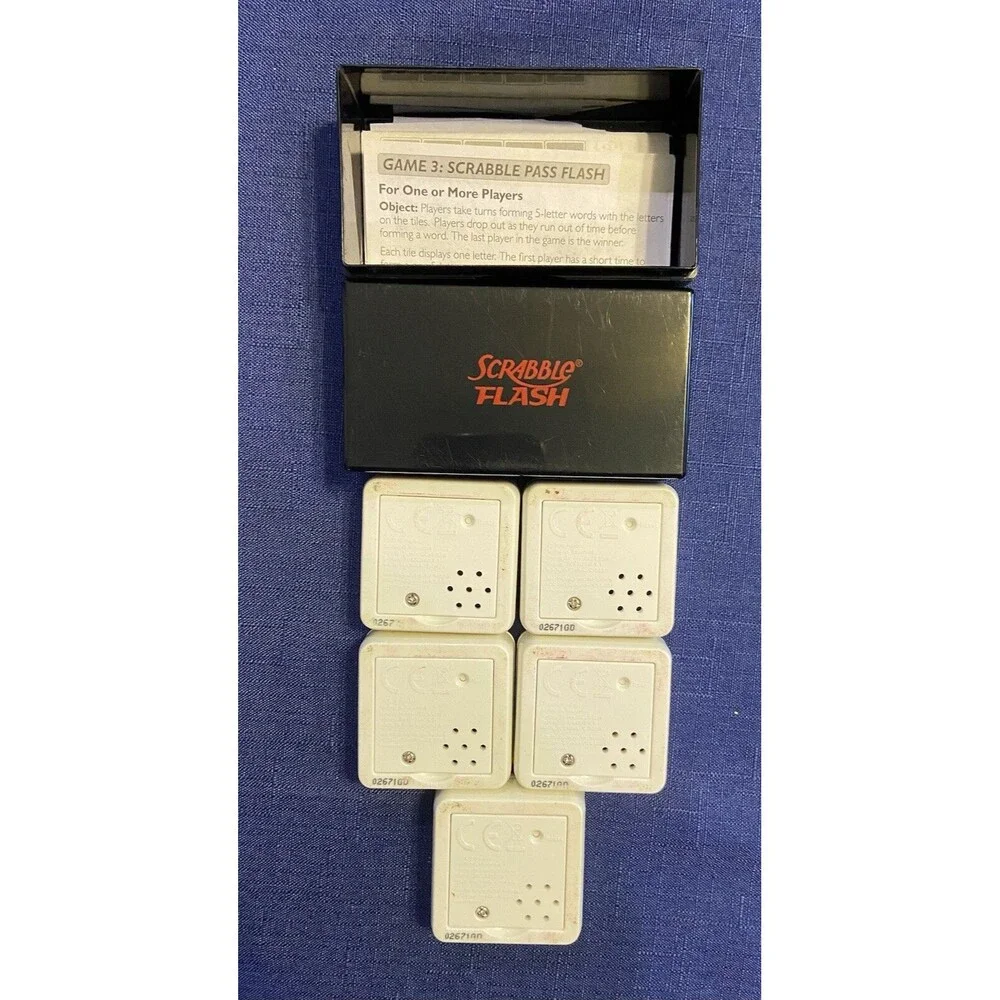 Scramble Electronic Flash Cube Game, Instructions and Box. Needs Batteries